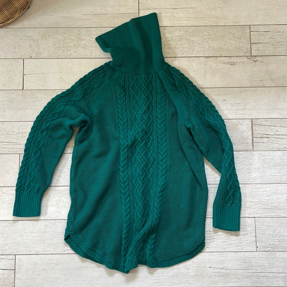 GAP MATERNITY SWEATER